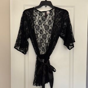 Elegant Black Lace Robe